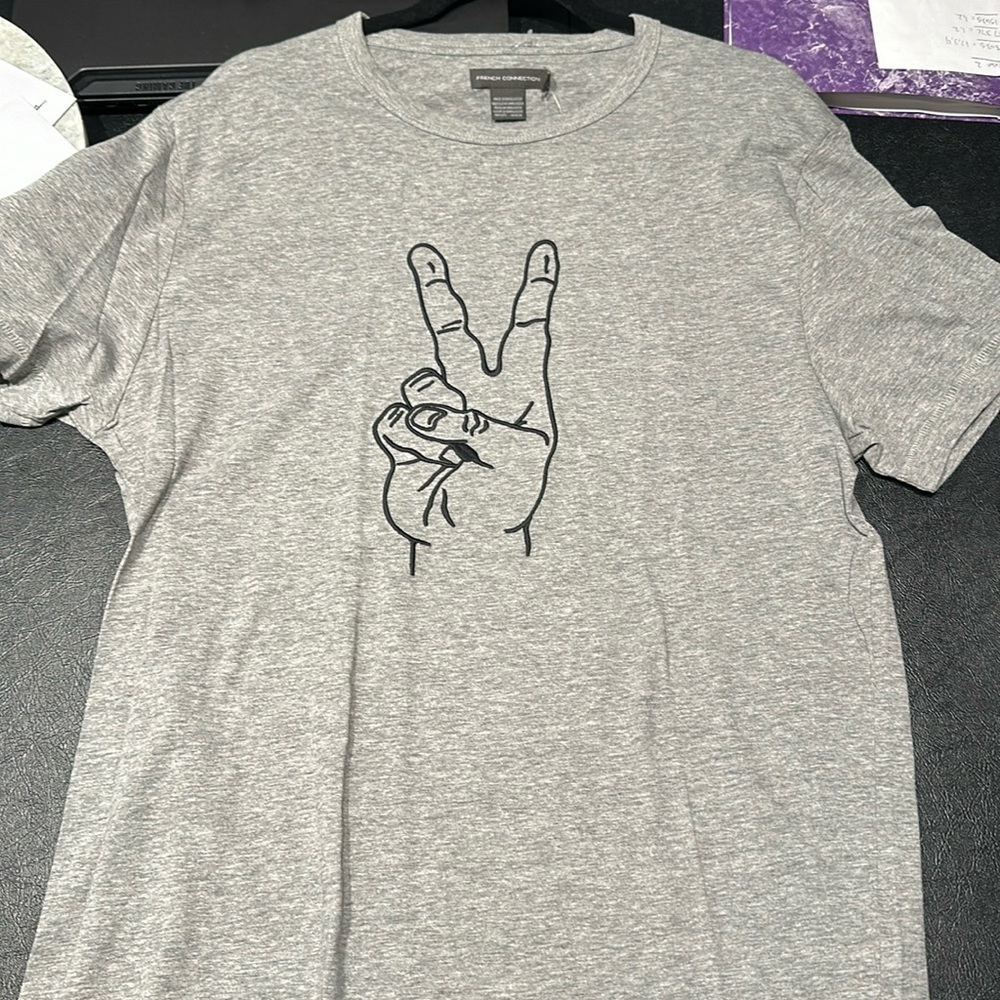 NWT: Men’s L French Connection PEACE SIGN T SHIRT